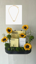 عقد Fendi