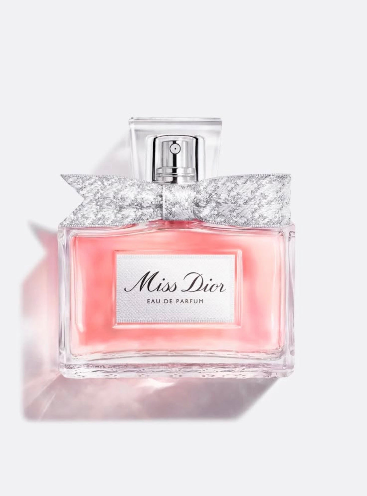 باقة عطر ديور مع رسم البجعات