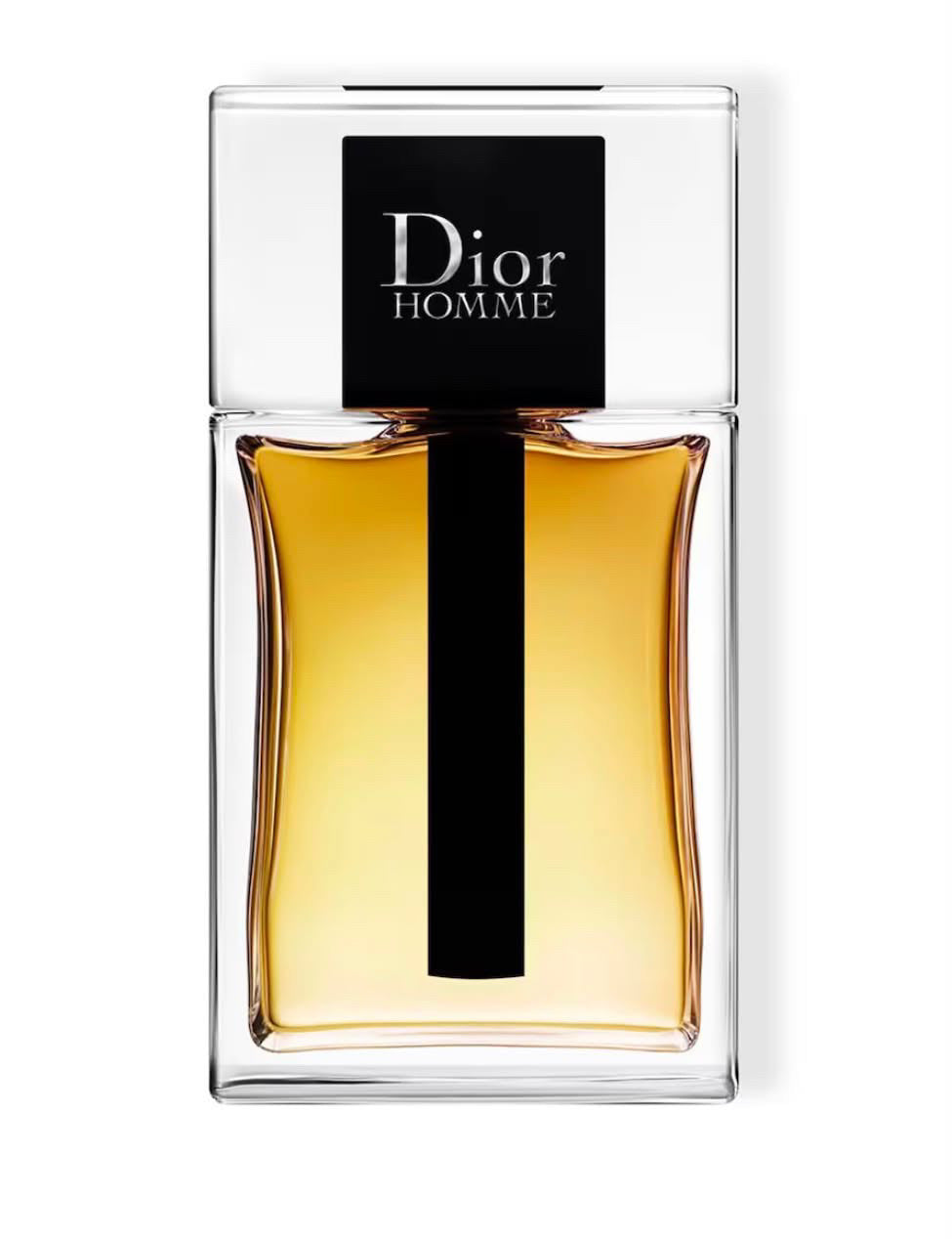 عطر Dior مع باقة حمراء وكيكة