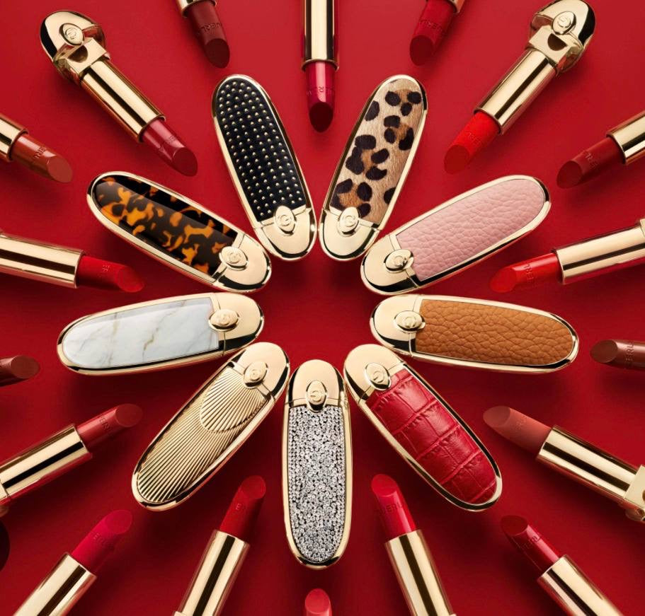 مع نحت الاسم Guerlain روج