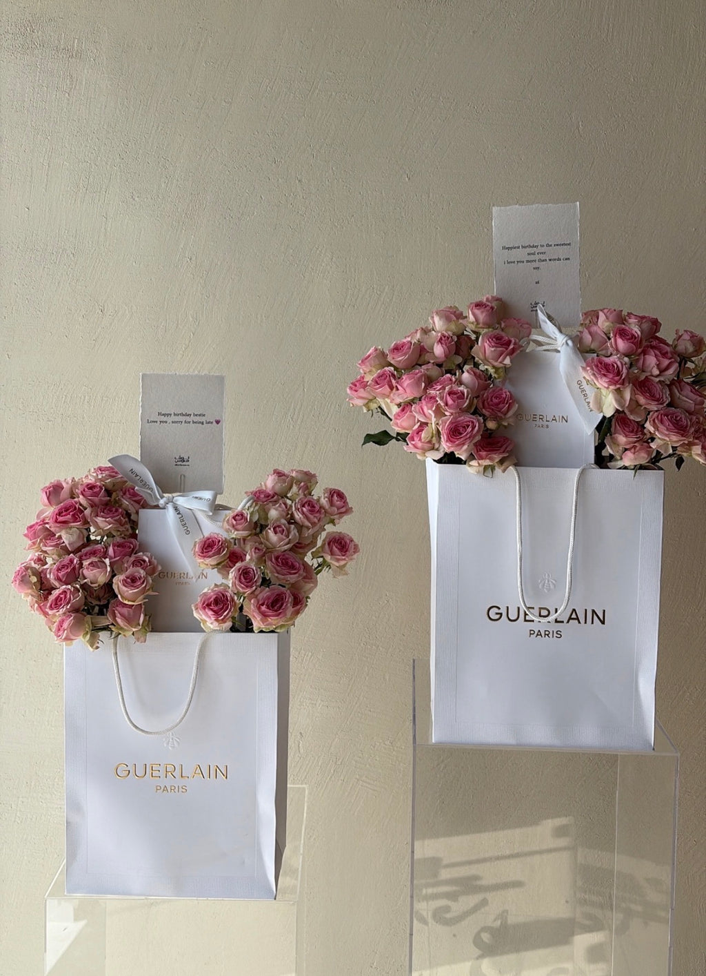 مع نحت الاسم Guerlain روج