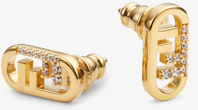 Fendi هدية تخرج مع حلق