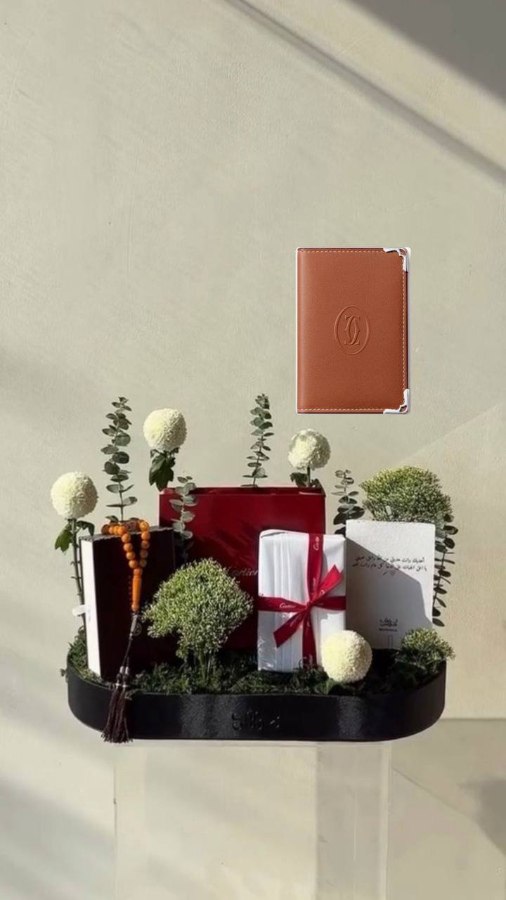 ومسباح cartier بوك