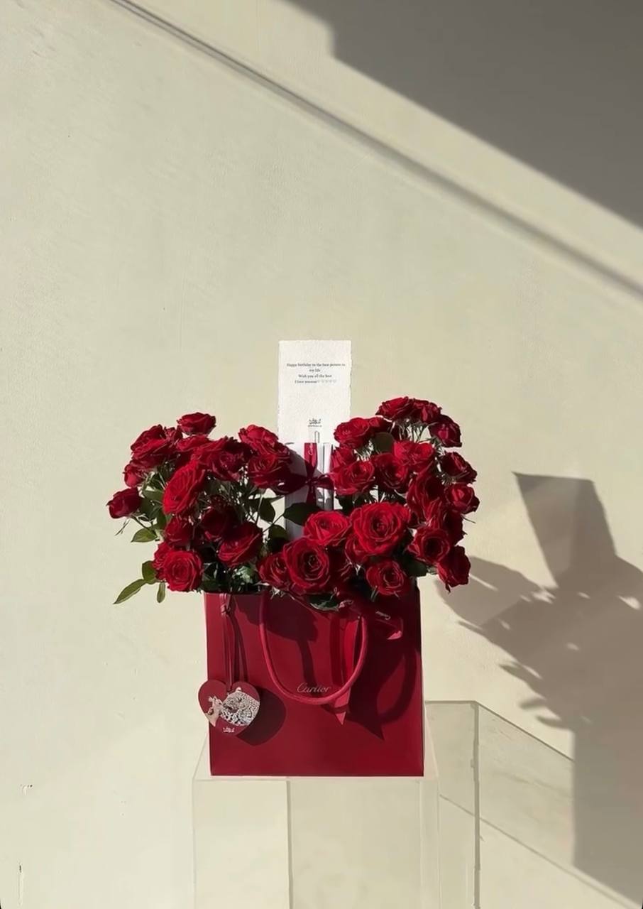وميدالية الغزال cartier  عطر باشا من