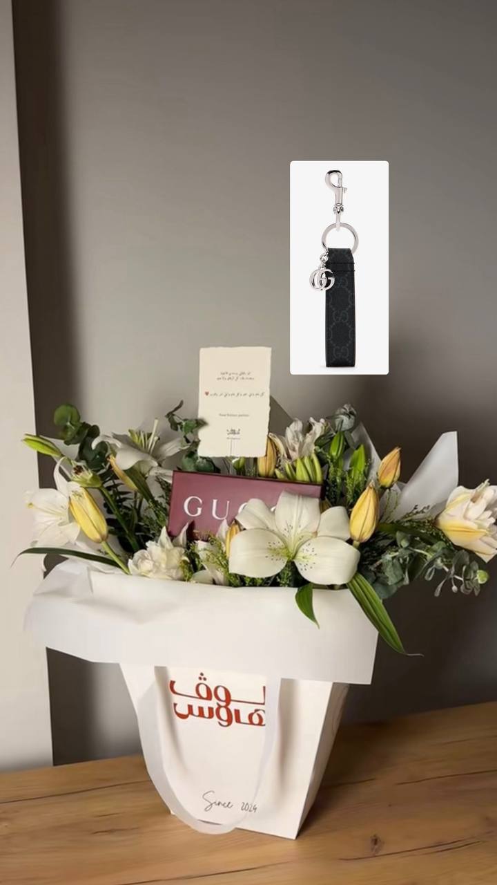 ميدالية gucci