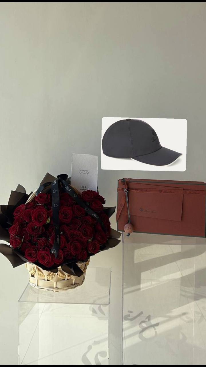 S مع سلة حمراء Loro Piana كاب