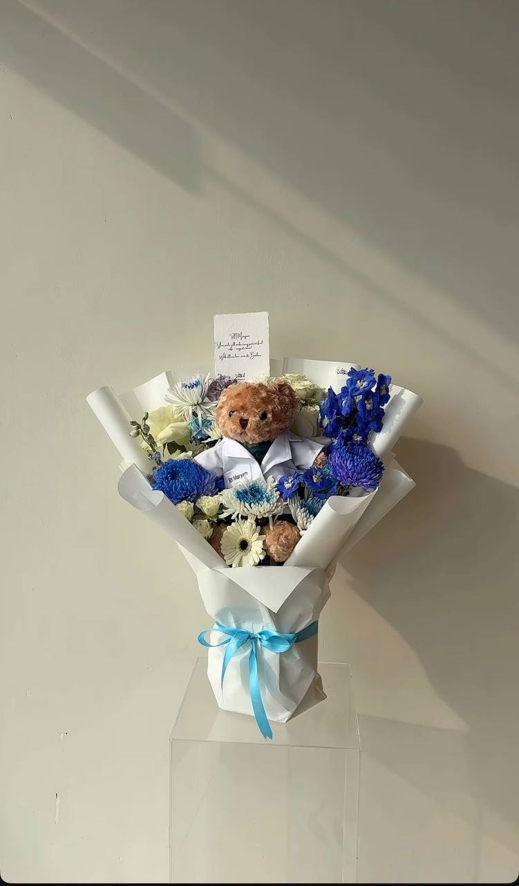 Doctor Teddy – Blue Bouquet