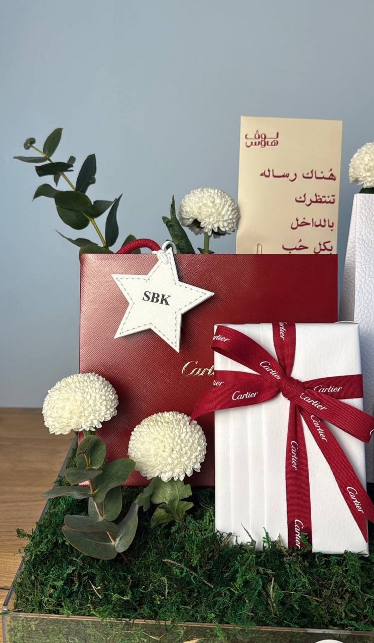 Cartier بوك  – Dior عطر