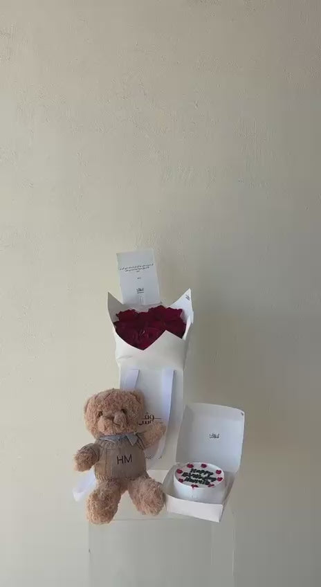 ورد احمر ودبدوب وكيك