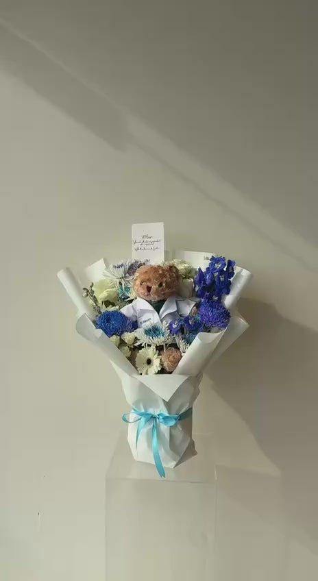Doctor Teddy – Blue Bouquet