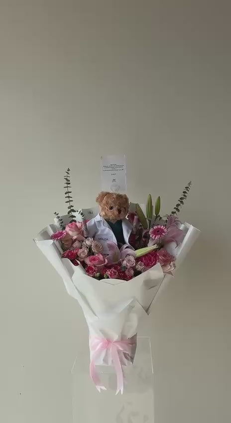Dr Teddy – Pink Bouquet – 200 AED CASH